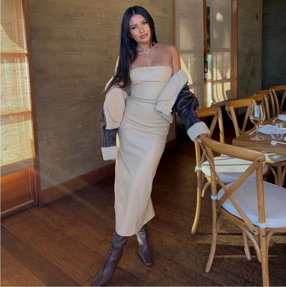 ZARA * BLOGGERS FAV FAUX LEATHER DRESS - Picture 2 of 13